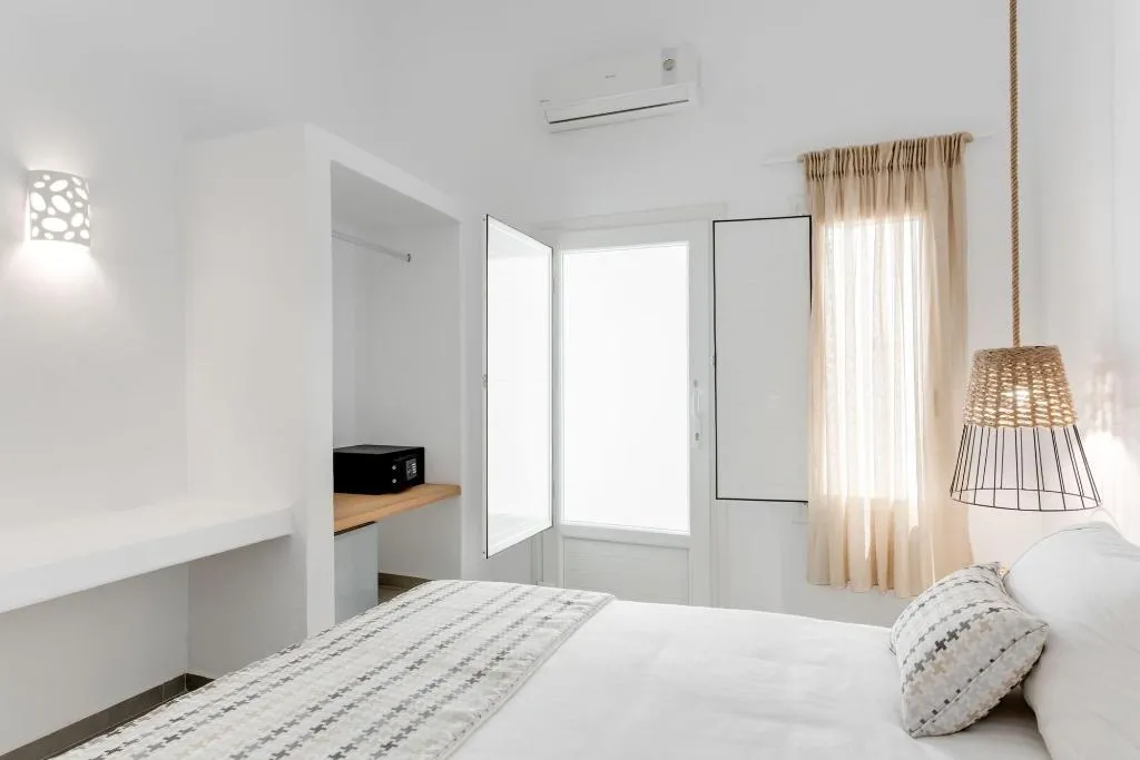 Room, Hotel Eucalyptus, Santorini
