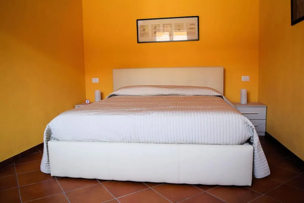 Room, Corte Certosina, Milan