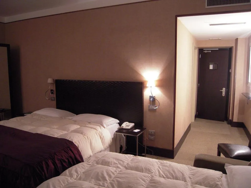 Room, MH Design, Naples