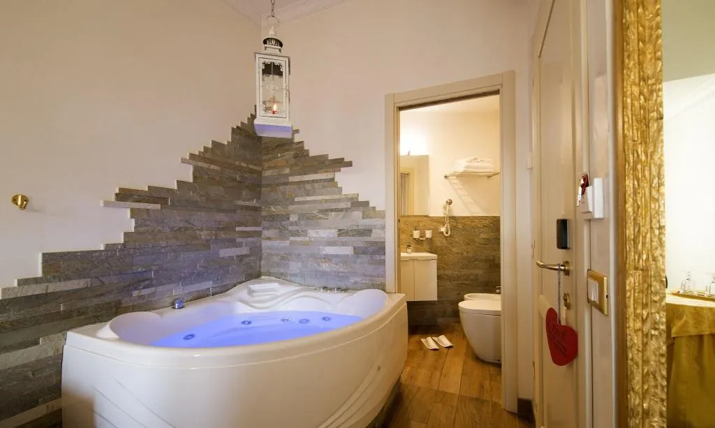 Room, Suites Roma Tiburtina, Rome