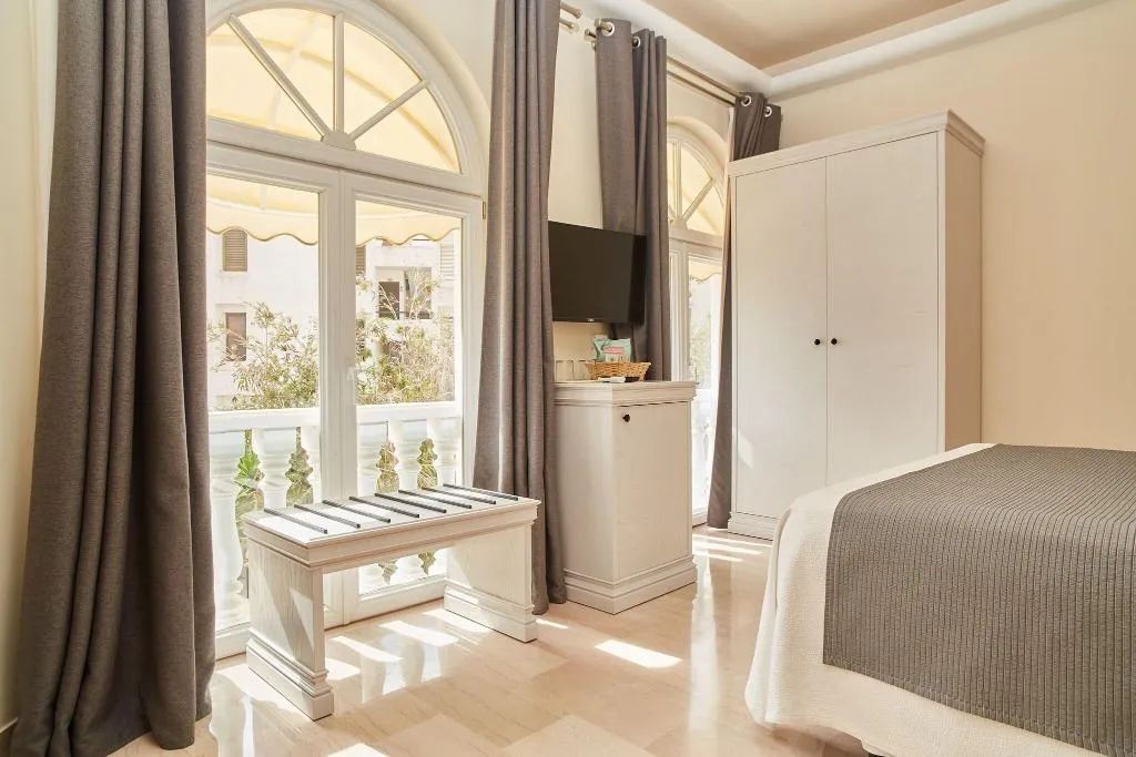 Room, Grand Hotel Palladium, Ibiza