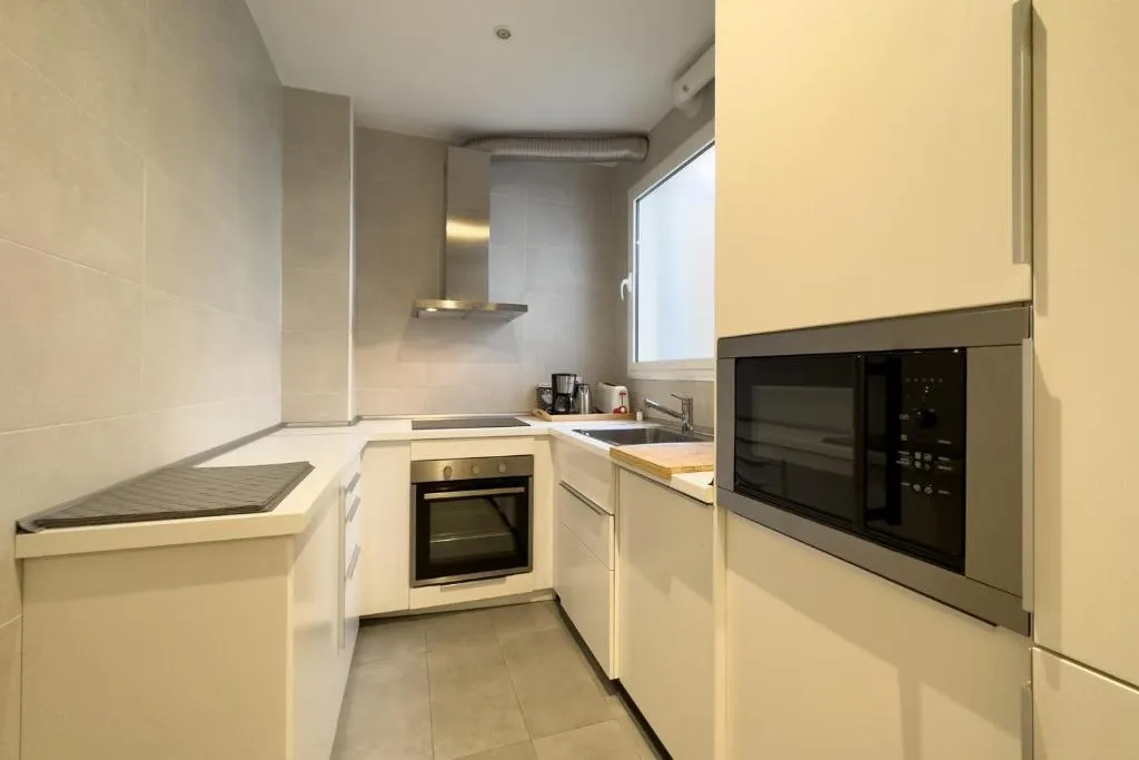 APARTMENT THREE BEDROOMS Room, Ainb Barcelona Sants Apartments, Barcelona