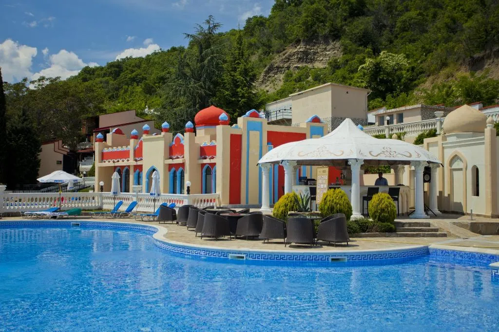 Bar, Royal Bay, Bourgas