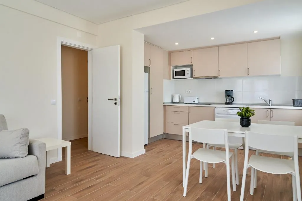 APARTMENT DELUXE WITH BALCONY Room, Legacy Suites & Apartments Albufeira Al, Algarve
