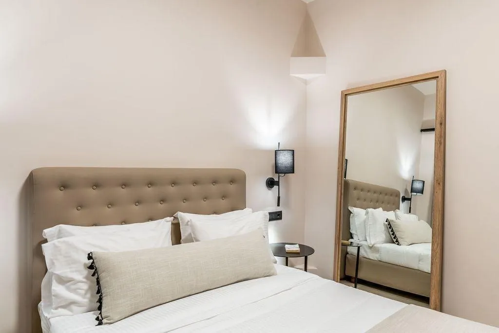 Room, Hotel Eucalyptus, Santorini