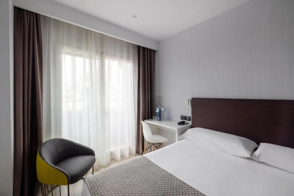 Room, Catalonia Albeniz, Barcelona