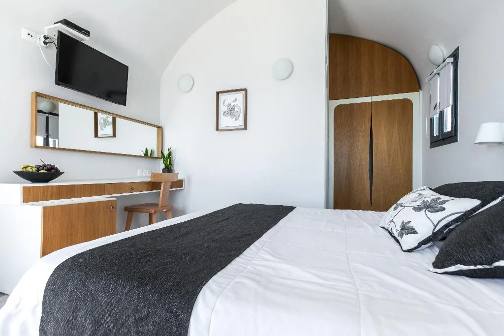 SUITE WITH PRIVATE POOL Room, Amaze Suites, Santorini