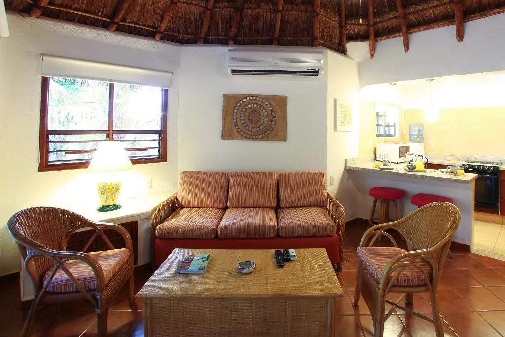 BUNGALOW KING SIZE BED Room, Riviera Maya Suites, Playa Del Carmen
