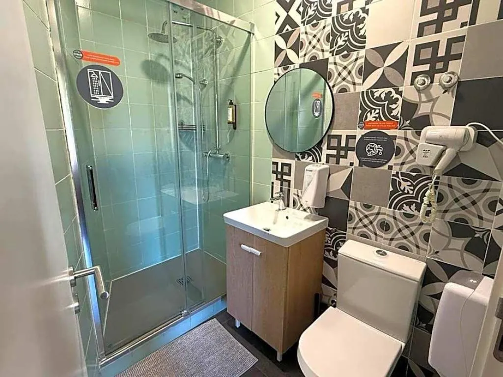 Room, Sunset Destination Hostel, Lisbon