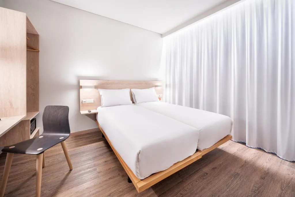 TWIN STANDARD Room, Moov Hotel Oeiras, Lisbon