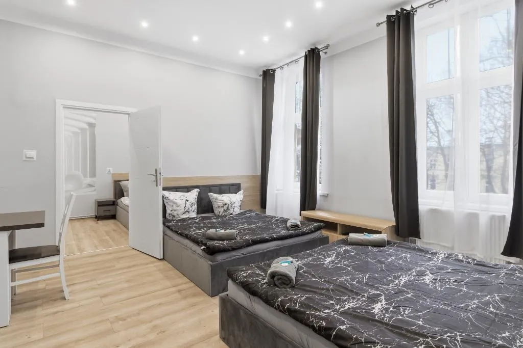 APARTMENT CAPACITY 5 Room, Queen Apartments, Krakow