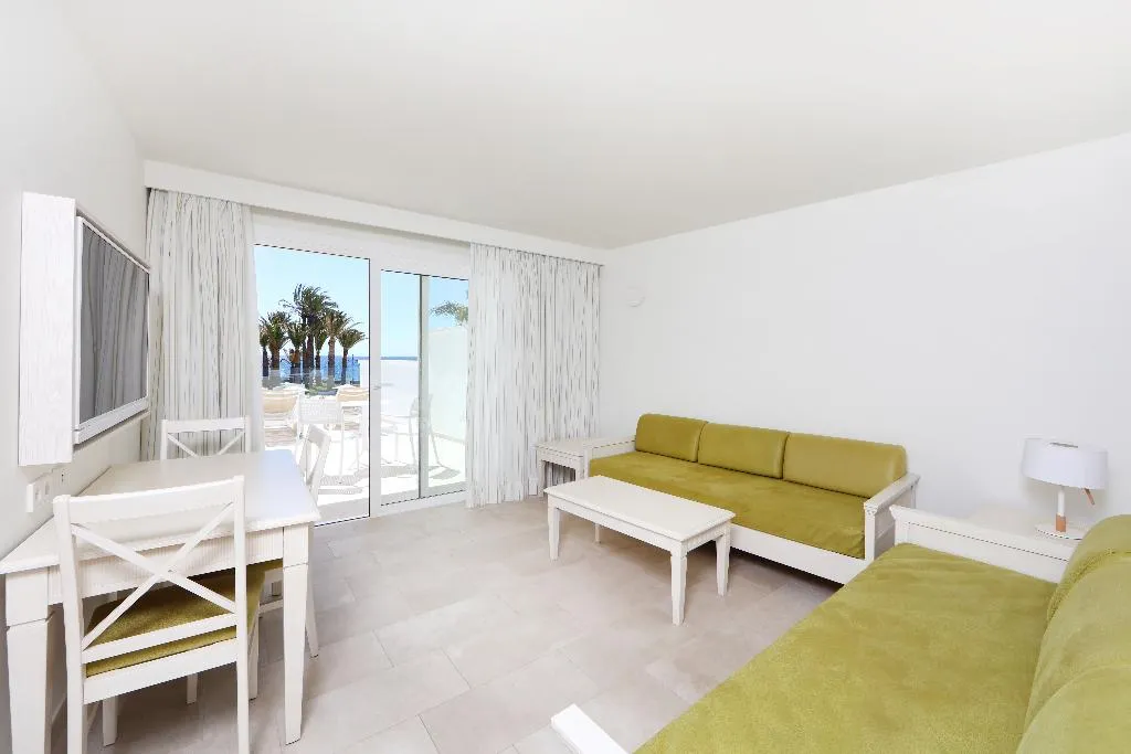 FAMILY ROOM STANDARD Room, Iberostar Selection Lanzarote Park, Lanzarote