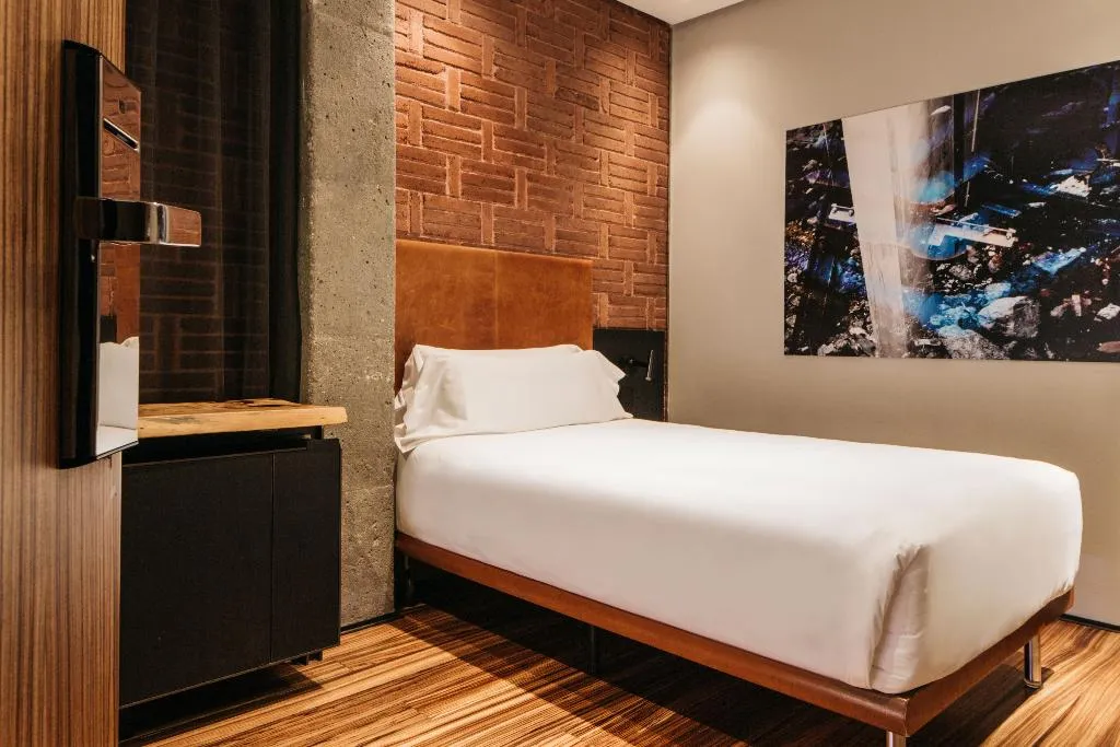 SINGLE STANDARD Room, Granados 83, Barcelona