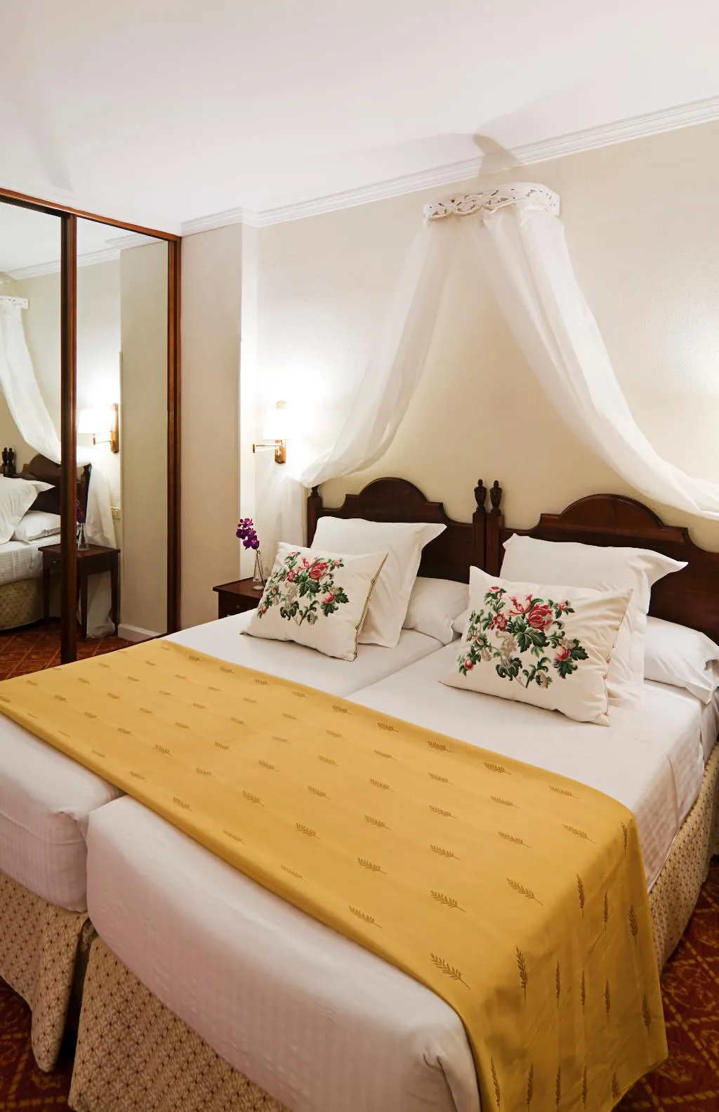 TWIN STANDARD Room, Sercotel Las Casas de los Mercaderes, Seville