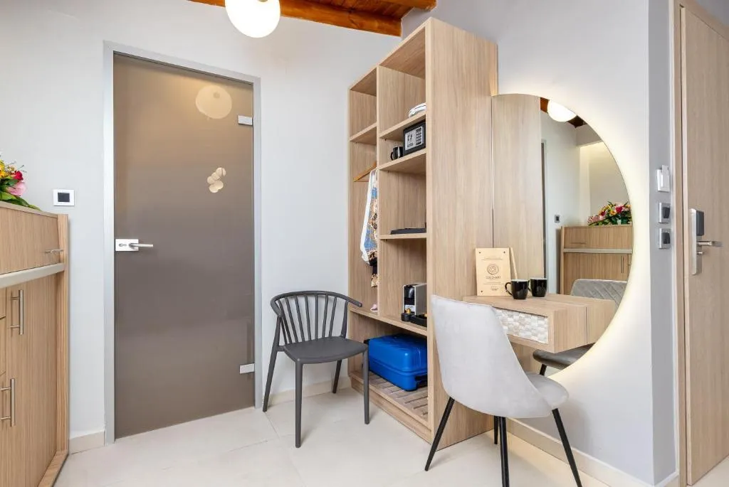 JUNIOR SUITE DELUXE WITH TERRACE Room, Metropolitan Pearl Boutique Hotel, Crete