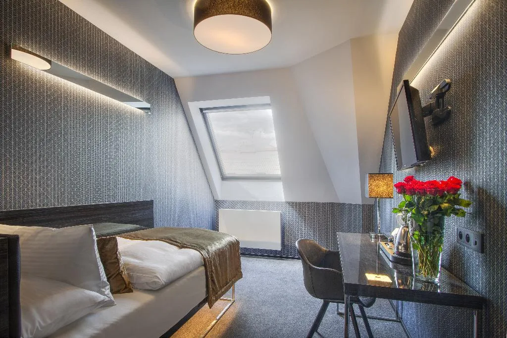 SINGLE STANDARD Room, Mucha, Prague