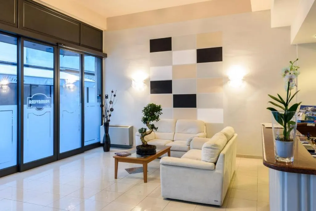 Lobby, Primavera, Milan