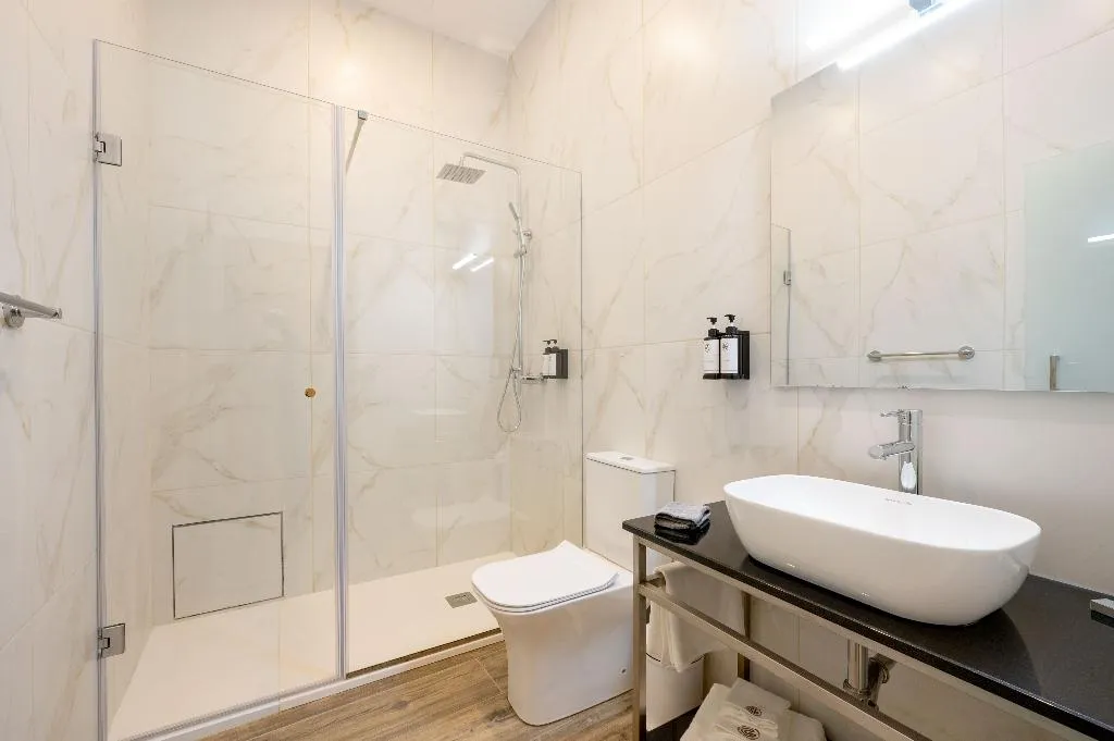 DOUBLE CLASSIC Room, C4 Retreats Gozo, Gozo