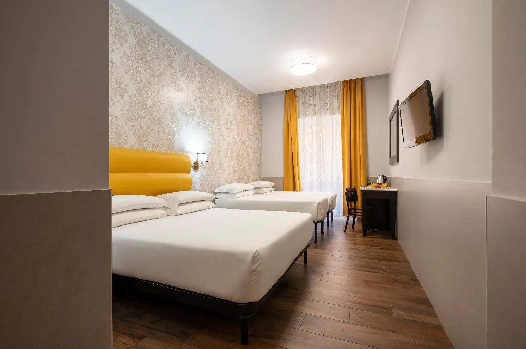 QUADRUPLE SUPERIOR Room, Virgilio, Rome