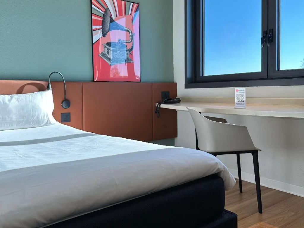 TWIN STANDARD Room, Ibis Roma Fiera, Rome