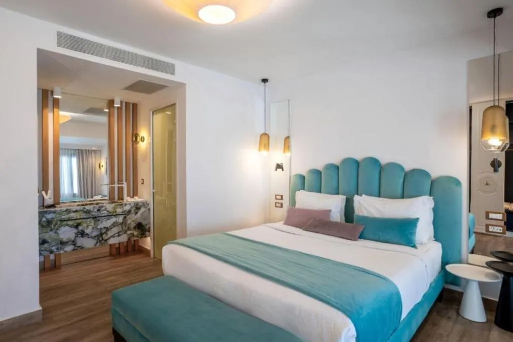 SUITE WITH VIEWS Room, Cresanto Luxury Suites Santorini, Santorini