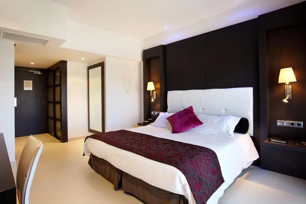 DOUBLE DELUXE KING BED Room, Hotel Saratoga, Majorca