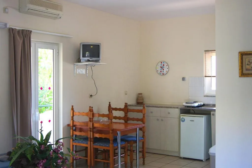 SUITE TWO BEDROOMS Room, Sea Front Beach Hotel Apartments, Crete