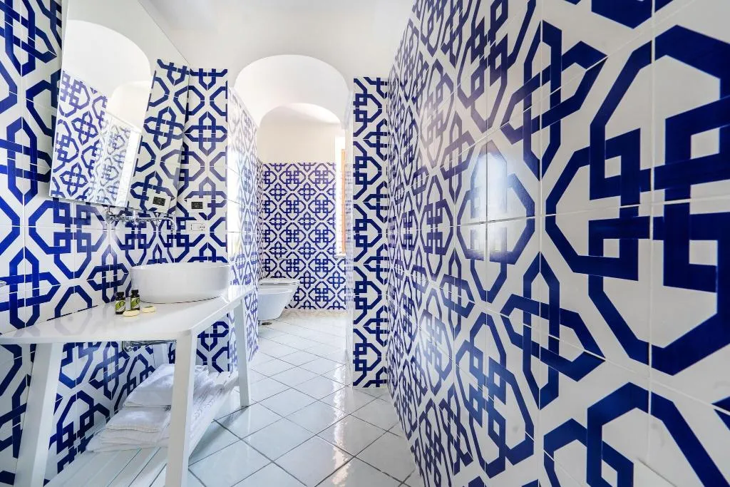 Room, Torre Barbara, Naples