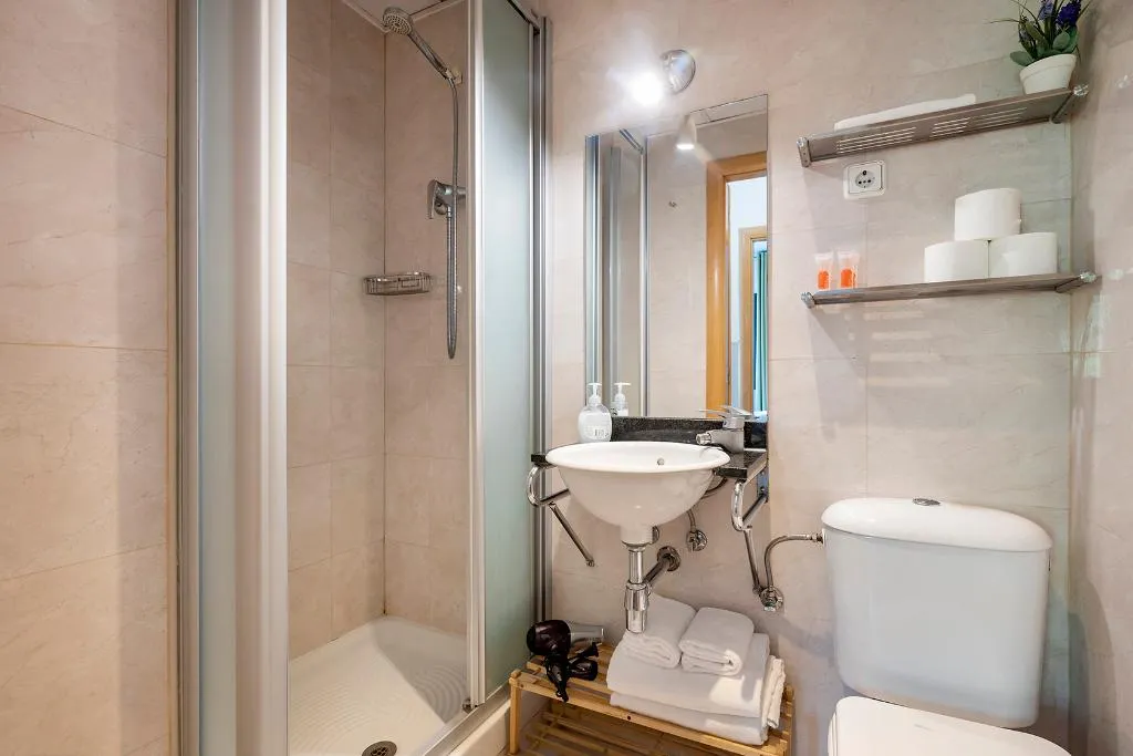 APARTMENT CAPACITY 2 TWO BEDROOMS Room, Sata Park Güell Area, Barcelona