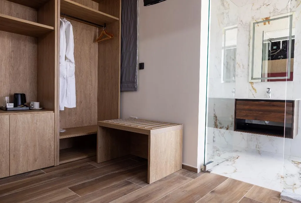 DOUBLE WITH JACUZZI Room, C'est La Vie Boutik Swieqi, Malta