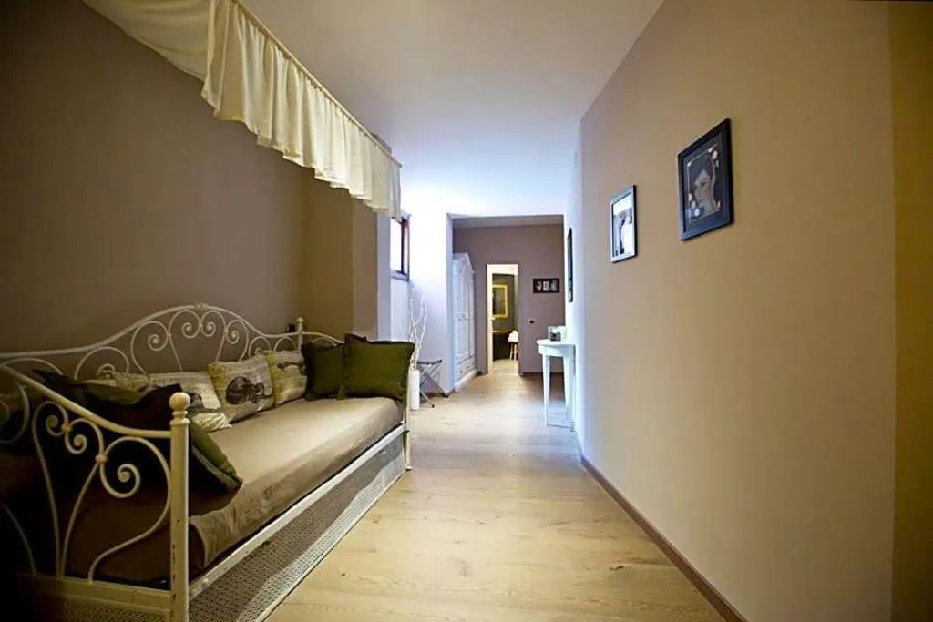 General view, Hotel Tiro A Volo, Naples