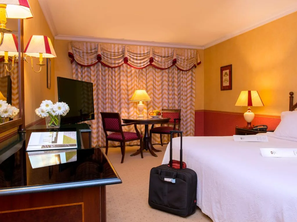 FAMILY ROOM CONNECTING ROOM Room, Dom Pedro Lisboa, Lisbon