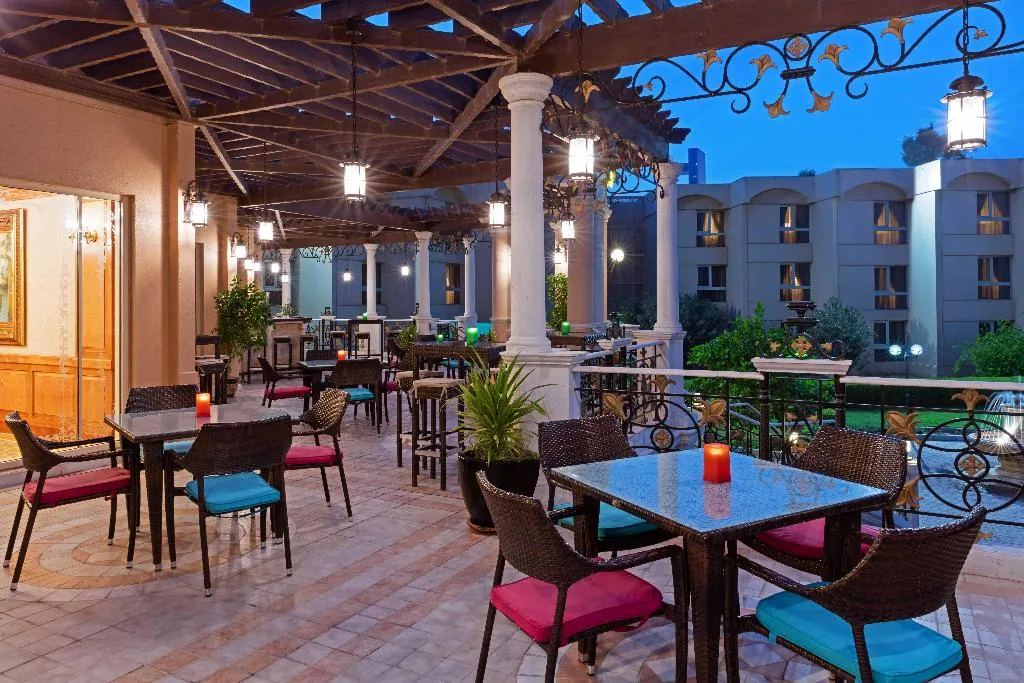 Bar, Crowne Plaza Bahrain, Bahrain