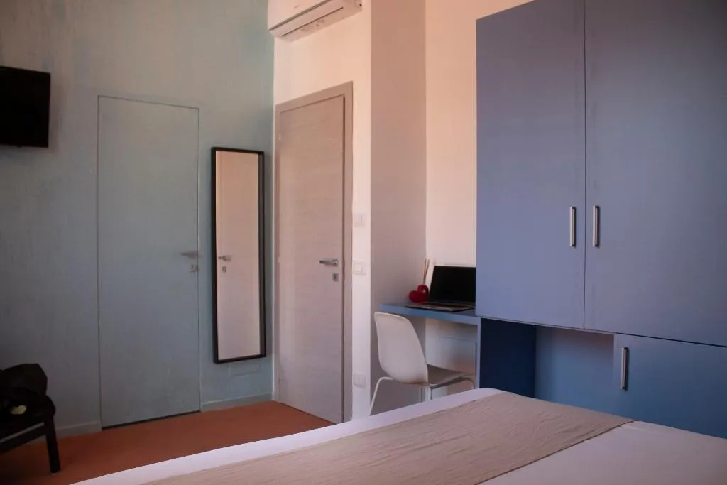 DOUBLE DELUXE KING BED Room, Relais Villa Montedonzelli, Naples