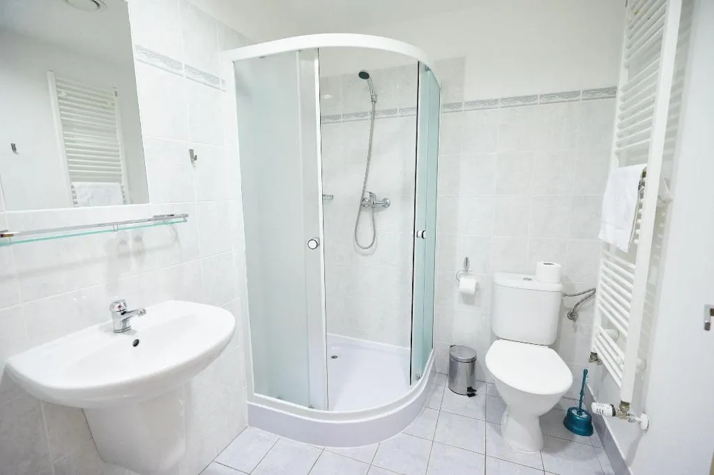 SINGLE STANDARD Room, University Hotel, Prague