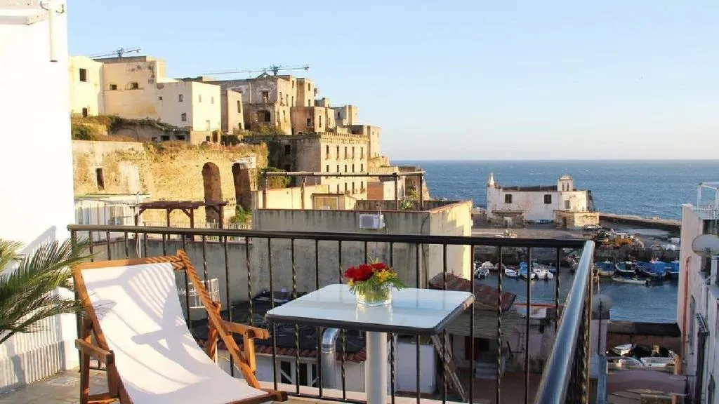 Terrace, B&B Darsena, Naples