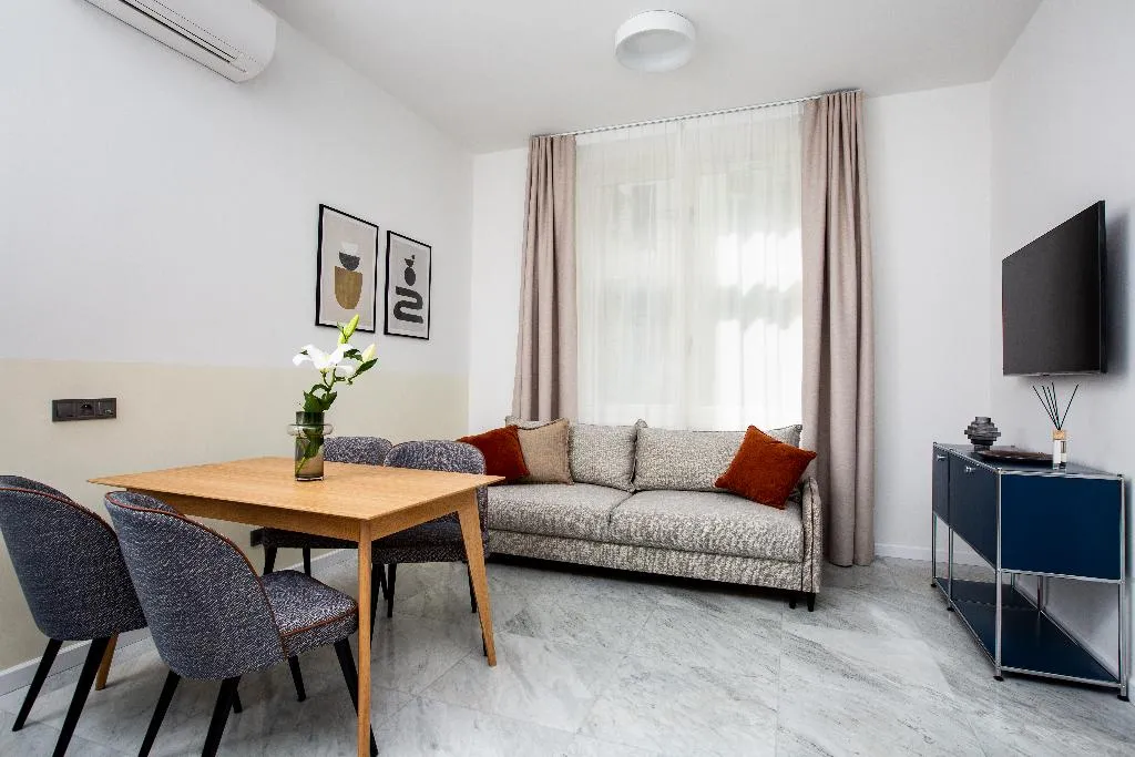 APARTMENT ONE BED Room, H11 Aparthotel, Krakow