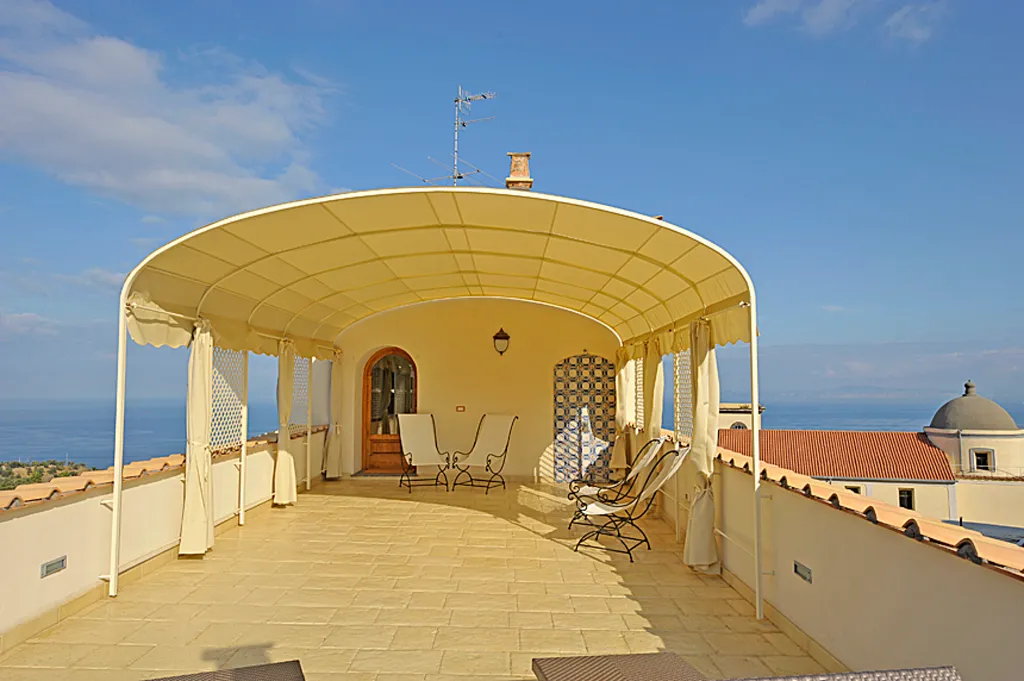 Double or Twin WITH TERRACE Room, Lubra Casa Relax, Naples