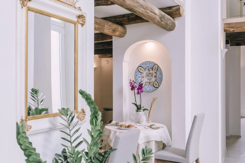 Restaurant, Palazzo Pascal, Naples