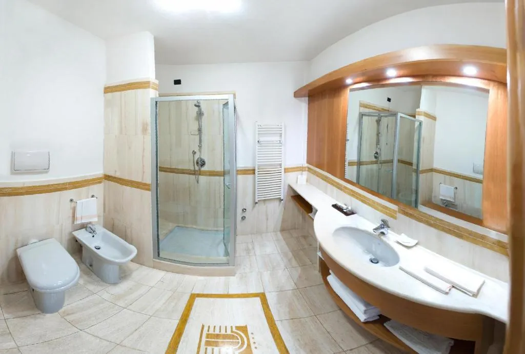 SINGLE SUPERIOR Room, Hotel Royal Falcone, Milan