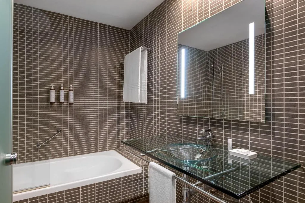 DOUBLE SUPERIOR KING BED Room, AC Madrid Coslada Aeropuerto, Madrid
