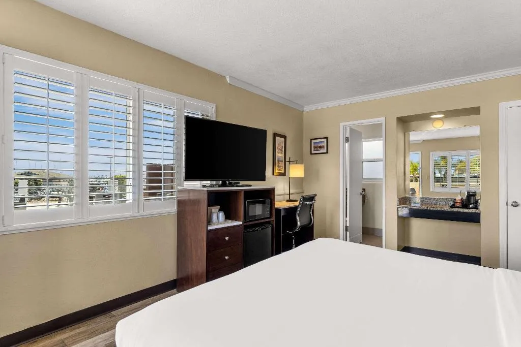 DOUBLE KING SIZE BED Room, Comfort Inn San Diego Airport At The Harbor, San Diego