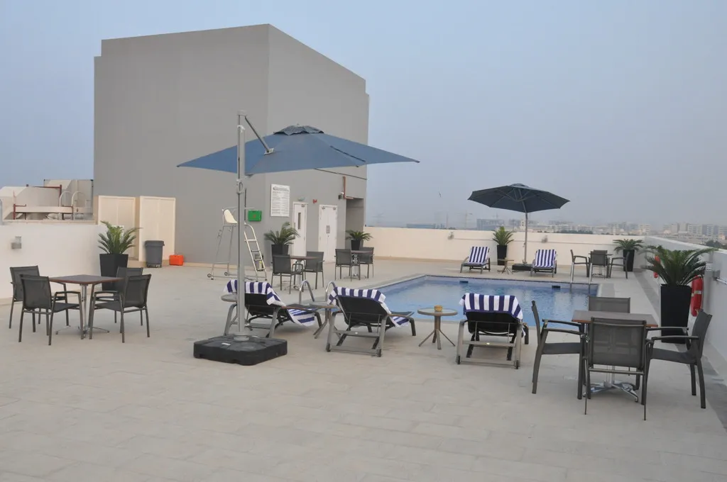 Pool, Fortune Park Hotel, Dubai
