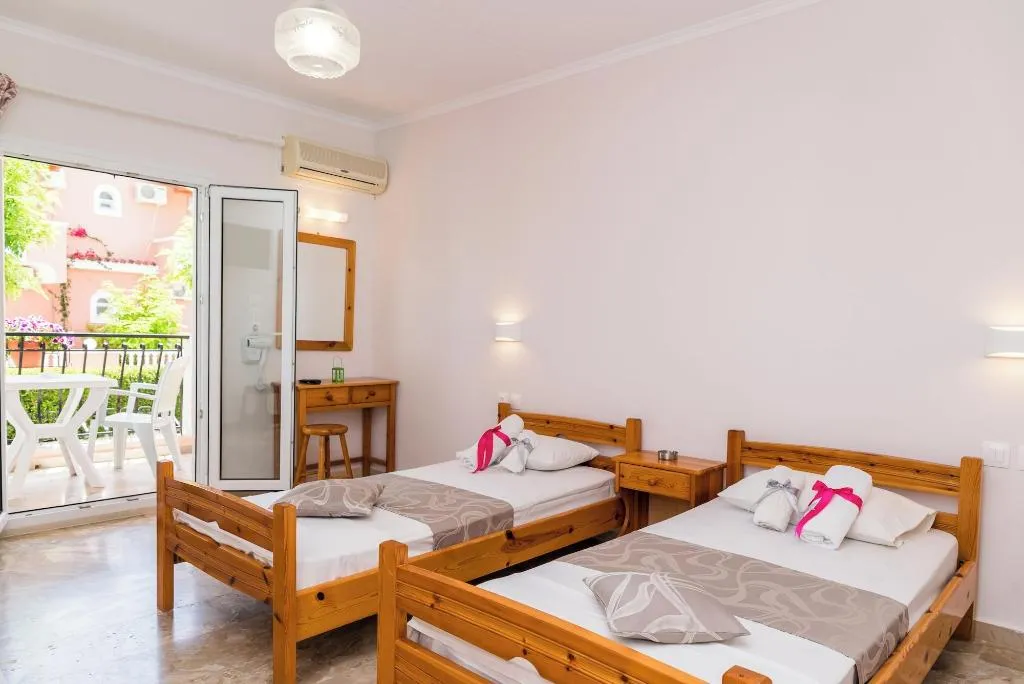 Room, Roussa's Studios and Apartments, Zante