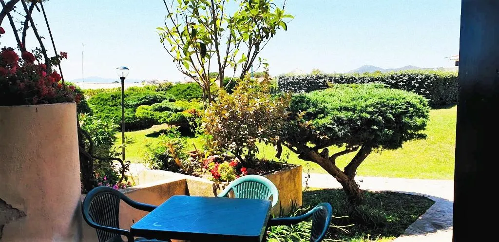 APARTMENT CAPACITY 6 TWO BEDROOMS Room, Terza Spiaggia and la Filasca, Olbia