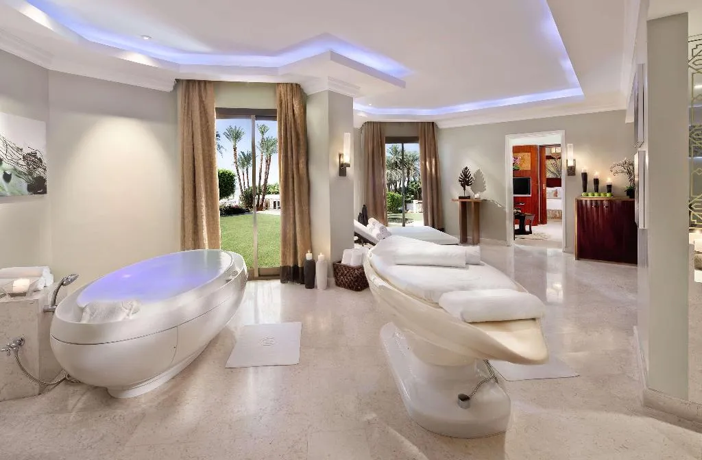 SUITE SUPERIOR Room, Hilton Luxor Resort & Spa, Luxor