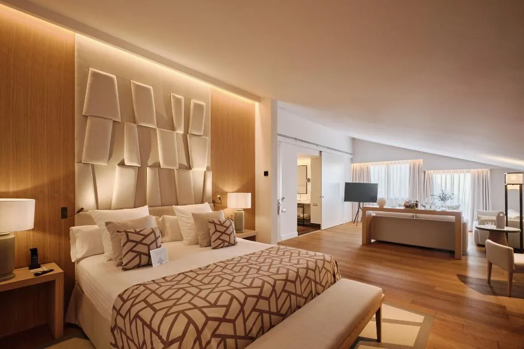 JUNIOR SUITE STANDARD Room, Hospes Palau de la Mar Valencia, Valencia