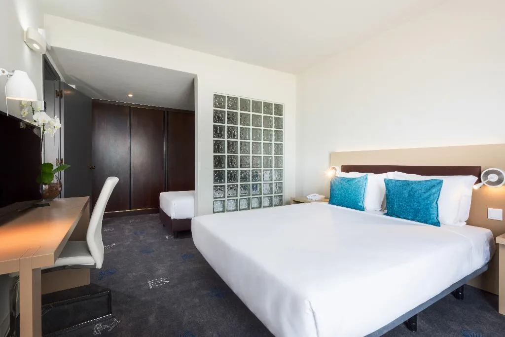 SUITE STANDARD Room, Tryp Lisboa Caparica Mar Hotel, Lisbon