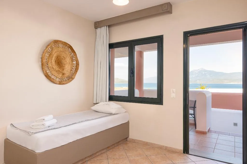 TRIPLE ONE BEDROOM Room, Nisea Hotel Samos, Samos