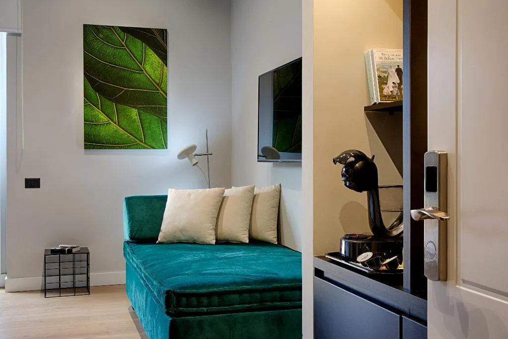 Double or Twin KING SIZE BED Room, Casa Pacifico Napoli, Naples